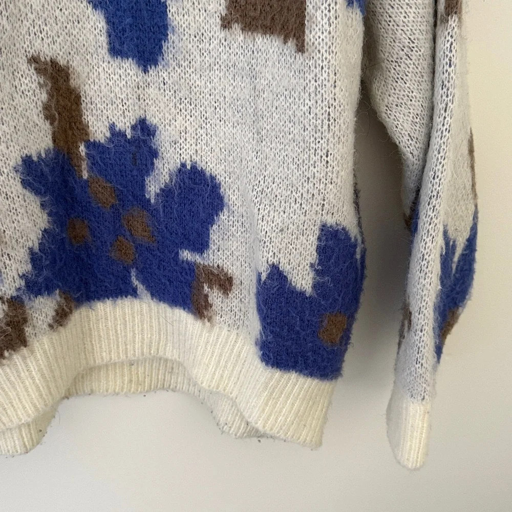 FRNCH Oversized Floral Sweater - Picture 4 of 5